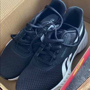 Womens size 6 adidas lite running shoes new condition